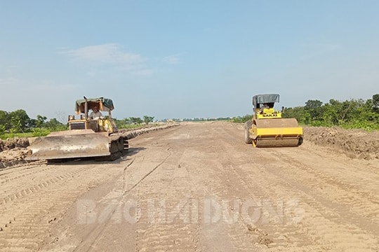 Dự án đường trục Đông - Tây qua Thanh Miện hoàn thành 60% khối lượng